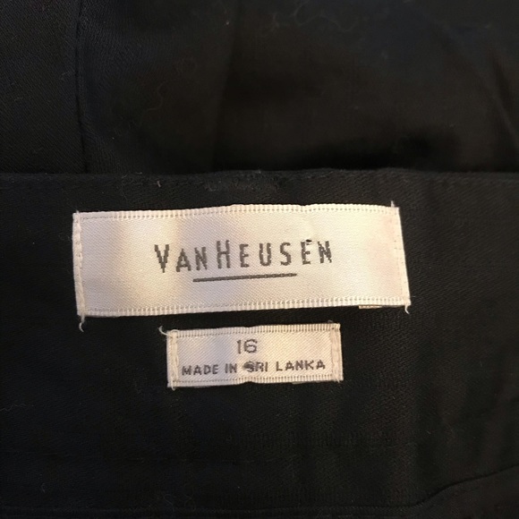 VanHeusen Shorts - Picture 3 of 3